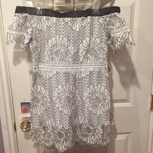 Forever 21 Dresses - Floral off the shoulder dress NWT Forever 21 Dresses - Floral off the shoulder dress NWT